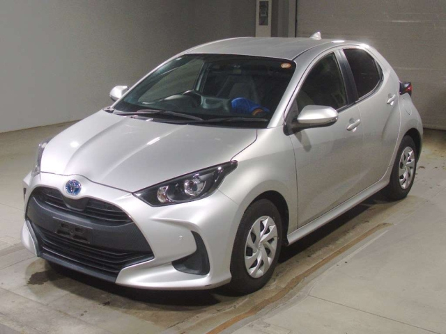 TOYOTA YARIS — фото
