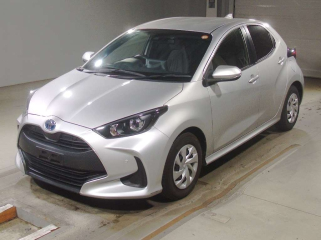 TOYOTA YARIS — фото