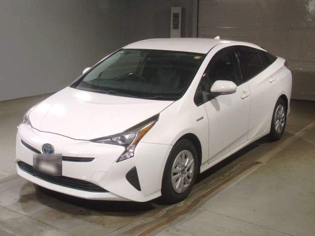 TOYOTA PRIUS — фото