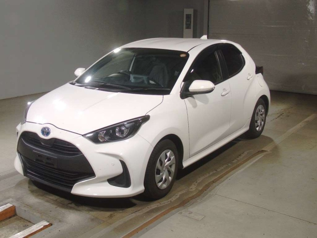 TOYOTA YARIS — фото