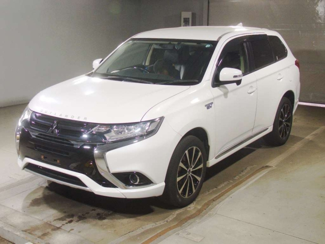 MITSUBISHI OUTLANDER — фото