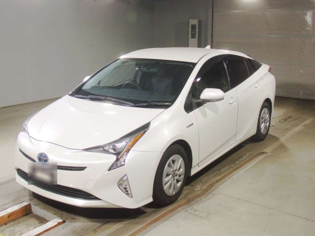 TOYOTA PRIUS — фото
