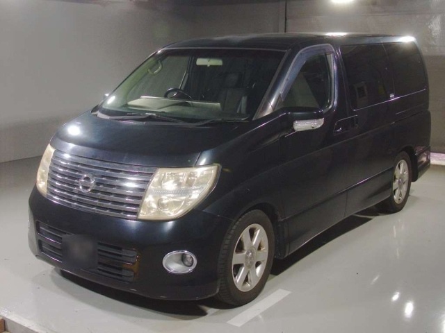 NISSAN ELGRAND — фото