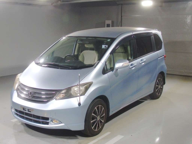 HONDA FREED — фото