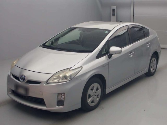TOYOTA PRIUS — фото
