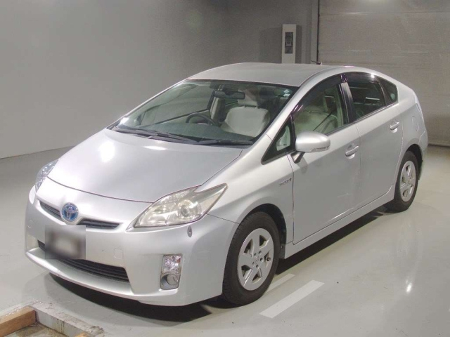 TOYOTA PRIUS — фото