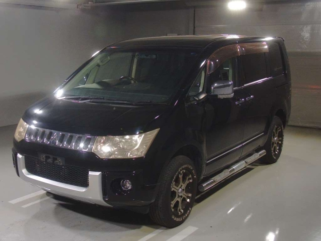 MITSUBISHI DELICA — фото