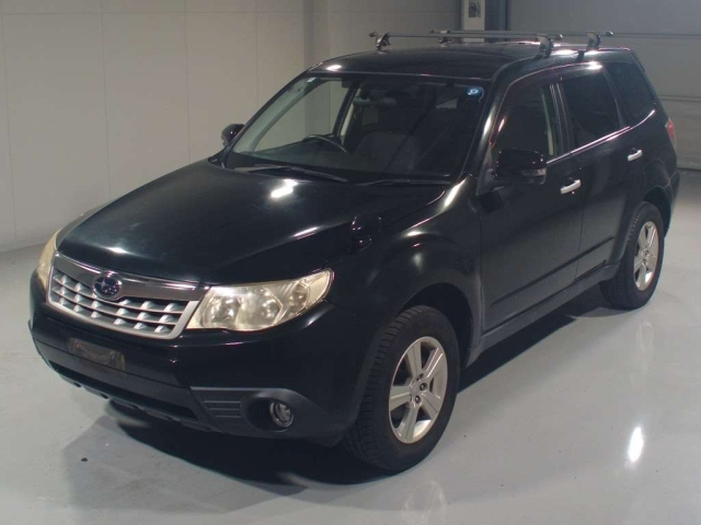 SUBARU FORESTER — фото