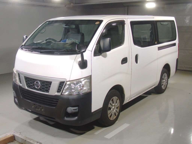 NISSAN CARAVAN — фото