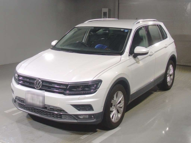 VOLKSWAGEN TIGUAN — фото