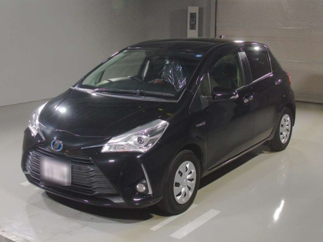 TOYOTA VITZ — фото