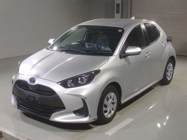 TOYOTA YARIS — фото