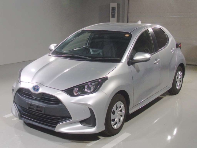 TOYOTA YARIS — фото