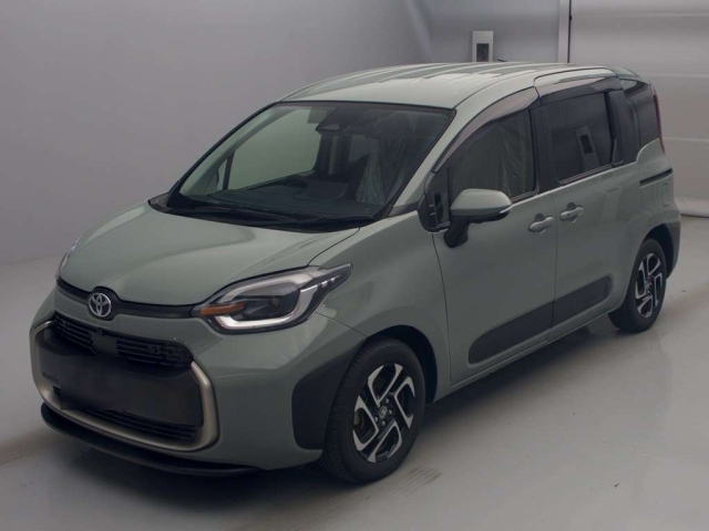 TOYOTA SIENTA — фото