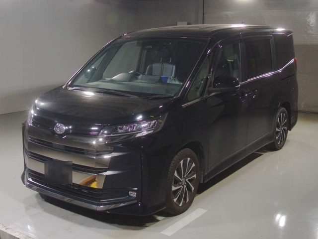 TOYOTA NOAH — фото