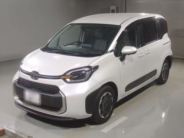 TOYOTA SIENTA — фото