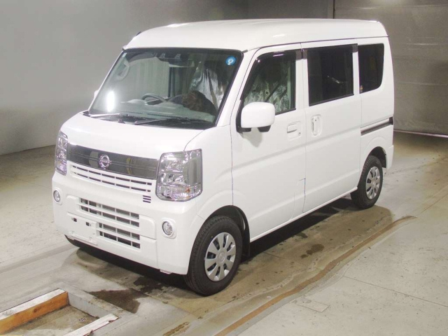 NISSAN CLIPPER — фото