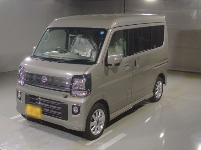 NISSAN CLIPPER — фото