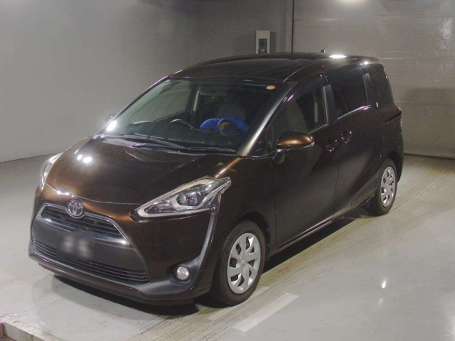 TOYOTA SIENTA — фото