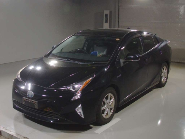 TOYOTA PRIUS — фото