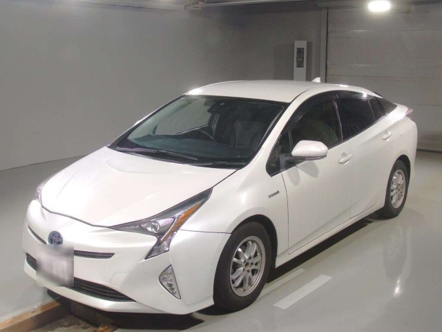 TOYOTA PRIUS — фото