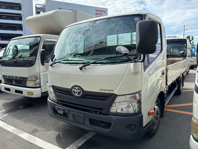 TOYOTA DYNA — фото