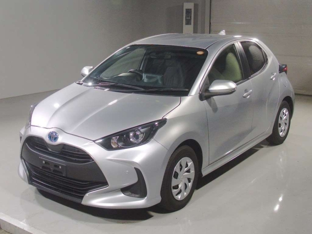 TOYOTA YARIS — фото