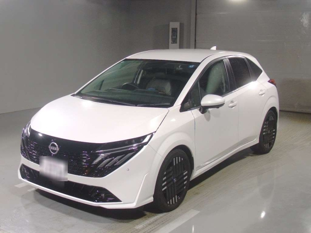 NISSAN AURA — фото