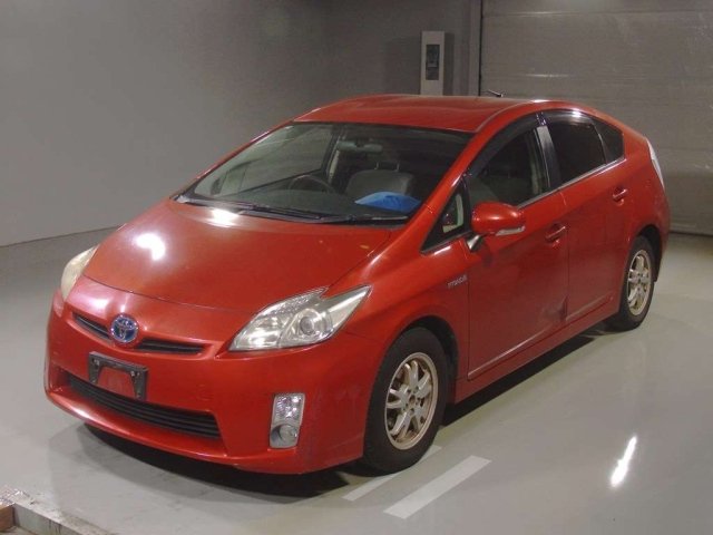 TOYOTA PRIUS — фото
