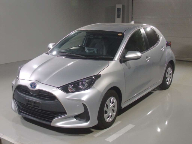 TOYOTA YARIS — фото