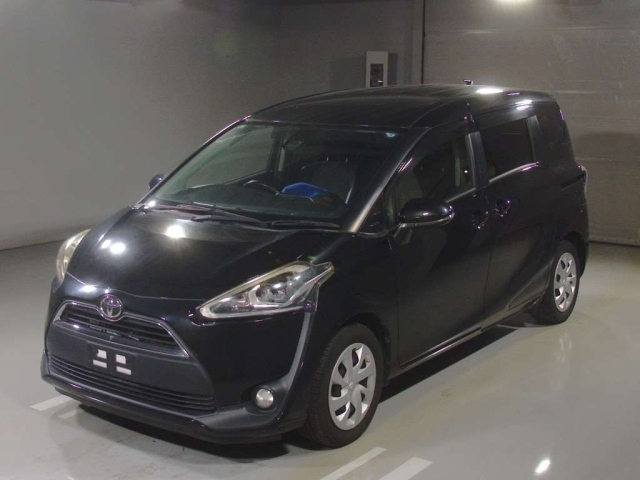 TOYOTA SIENTA — фото