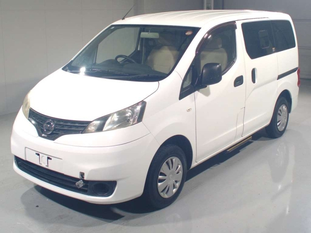 NISSAN NV200 — фото