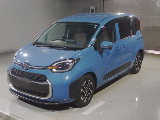 TOYOTA SIENTA — фото