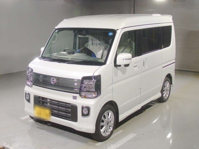 NISSAN CLIPPER — фото