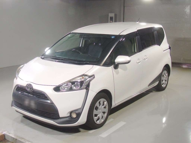 TOYOTA SIENTA — фото