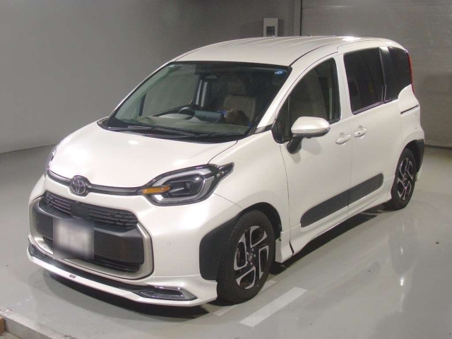 TOYOTA SIENTA — фото