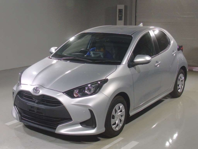 TOYOTA YARIS — фото