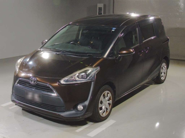 TOYOTA SIENTA — фото