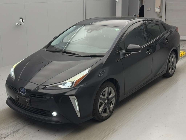 TOYOTA PRIUS — фото