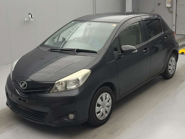 TOYOTA VITZ — фото