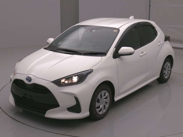 TOYOTA YARIS — фото