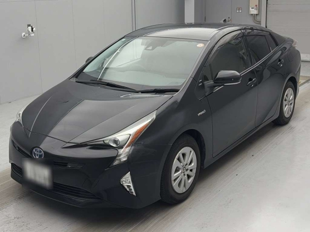 TOYOTA PRIUS — фото