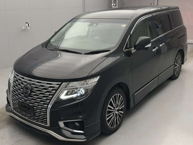 NISSAN ELGRAND — фото