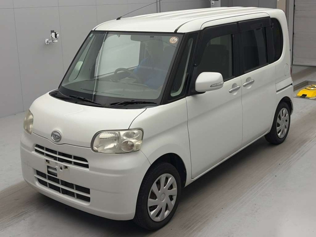 DAIHATSU TANTO — фото