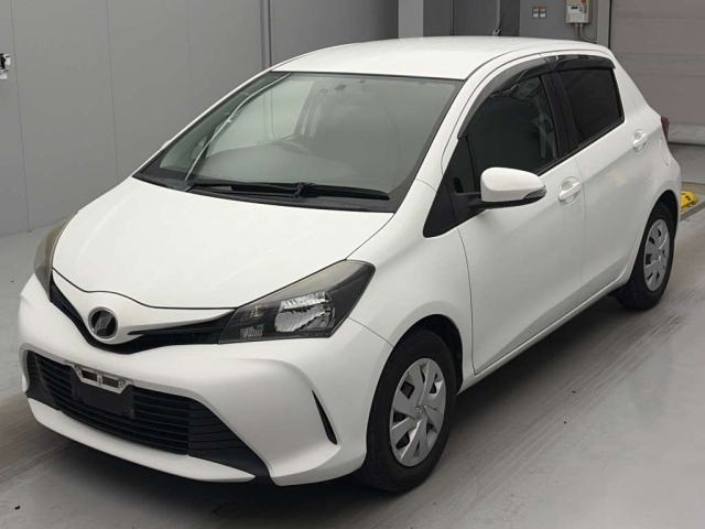 TOYOTA VITZ — фото