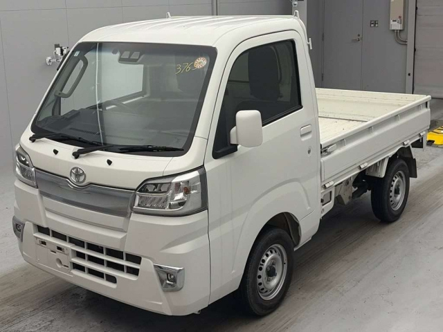 TOYOTA PIXIS — фото
