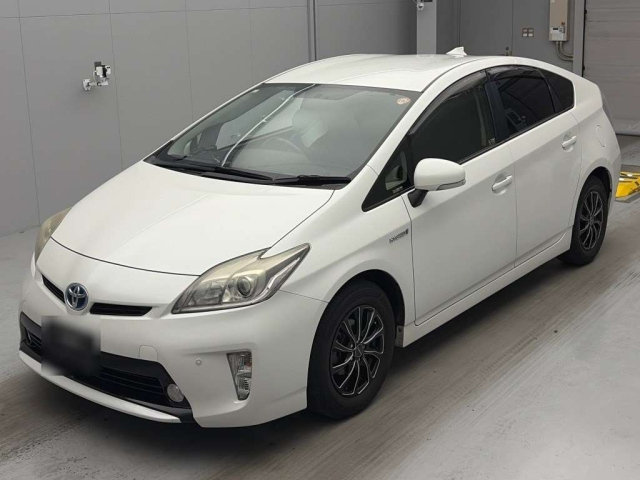 TOYOTA PRIUS — фото