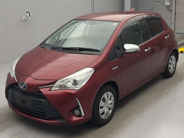 TOYOTA VITZ — фото