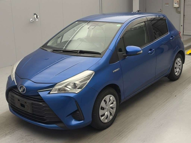TOYOTA VITZ — фото