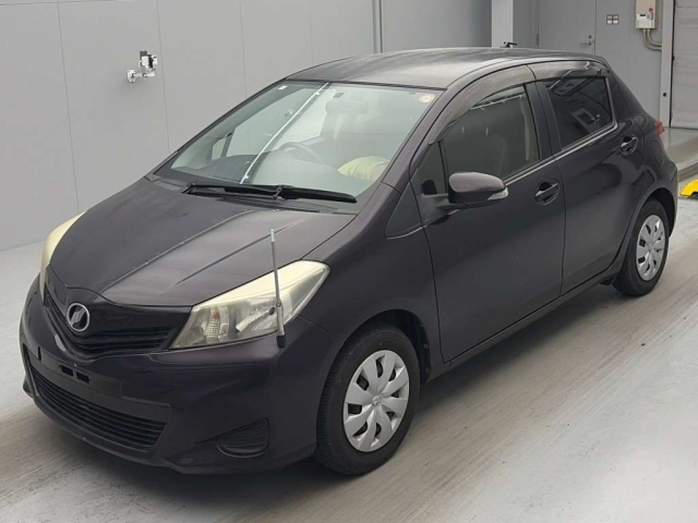 TOYOTA VITZ — фото